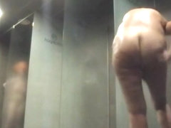 Hidden shower cam woman shaking cellulites booty