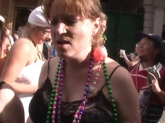 SpringBreakLife Video: Hotel Room Referee And Mardi Gras Flashers