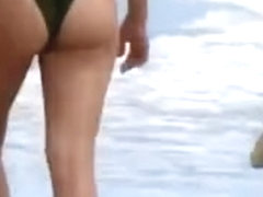 Voyeur Precious Butts on the Beach
