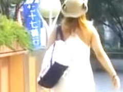 Sharking of a gorgeous babe on a busy street in Japan
