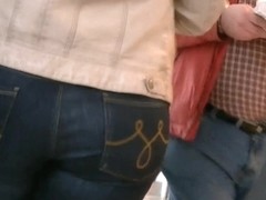 Candid big ass blonde milf in jeans