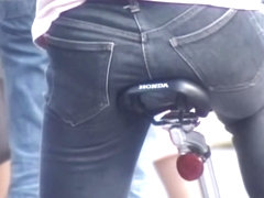 Candid jeans video of Asian amateur with firm butt armd00300B