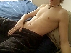 Skinny hot boy cums on his webcam