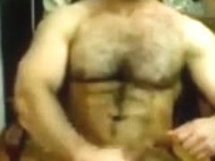 Iranian muscle bear beats his meat