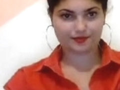 A sexy n hot beauty enjoying on livecam.