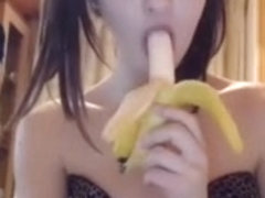 I suck a banana like it was cock
