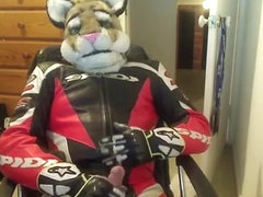 Sli paws off in motorcycle leathers