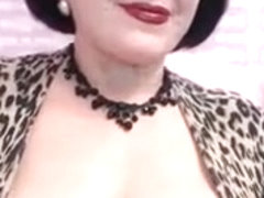 Aged Mother I'd Like To Fuck teasing on Web Livecam Large Breast