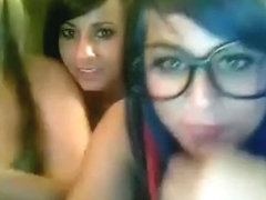 3 crazy hotties flash their tits and pussy on cam