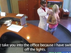FakeHospital Hot sexy blonde gets probed and squirts