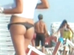 Some Hot Asses In The Beach